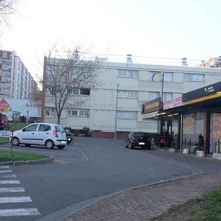 Chambre 1 Personne Et Studio 1 Personne Avec Entree Libre Et Salle De Bain Privee Colomiers Exterior photo
